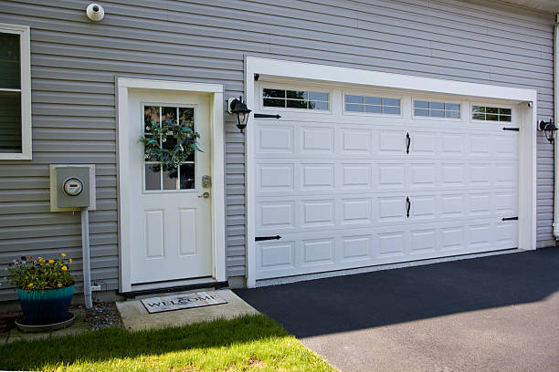 24/7 Emergency Garage Door Panel Replacement experts in Edwards AFB, CA